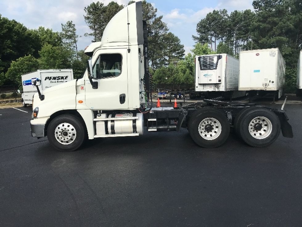 Day Cab Tractor-Heavy Duty Tractors-Freightliner-2018-Cascadia 12564ST-Atlanta-GA-359,762\n\t\tmiles-$ 48,500 - Image 4