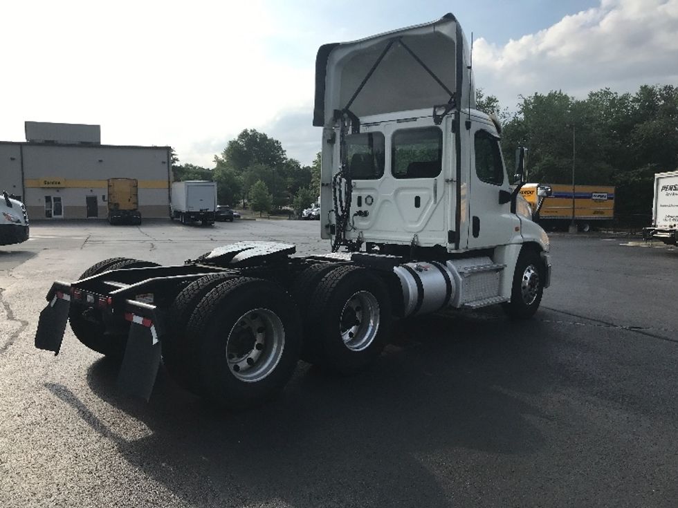 Day Cab Tractor-Heavy Duty Tractors-Freightliner-2018-Cascadia 12564ST-Atlanta-GA-359,762\n\t\tmiles-$ 48,500 - Image 7