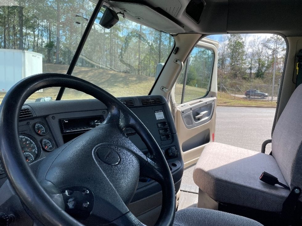Day Cab Tractor-Heavy Duty Tractors-Freightliner-2018-Cascadia 12564ST-Auburn-AL-389,340\n\t\tmiles-$ 41,250 - Image 10