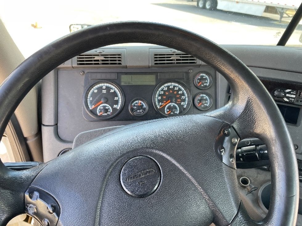 Day Cab Tractor-Heavy Duty Tractors-Freightliner-2018-Cascadia 12564ST-Auburn-AL-389,340\n\t\tmiles-$ 41,250 - Image 11