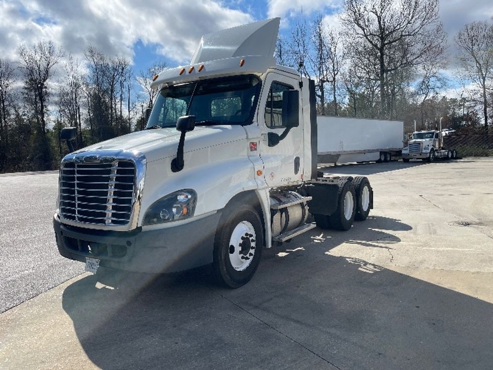 Day Cab Tractor-Heavy Duty Tractors-Freightliner-2018-Cascadia 12564ST-Auburn-AL-389,340\n\t\tmiles-$ 41,250 - Image 3
