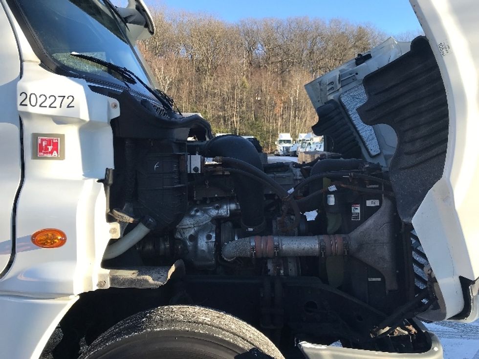 Day Cab Tractor-Heavy Duty Tractors-Freightliner-2018-Cascadia 12564ST-Auburn-MA-151,743\n\t\tmiles-$ 46,750 - Image 15