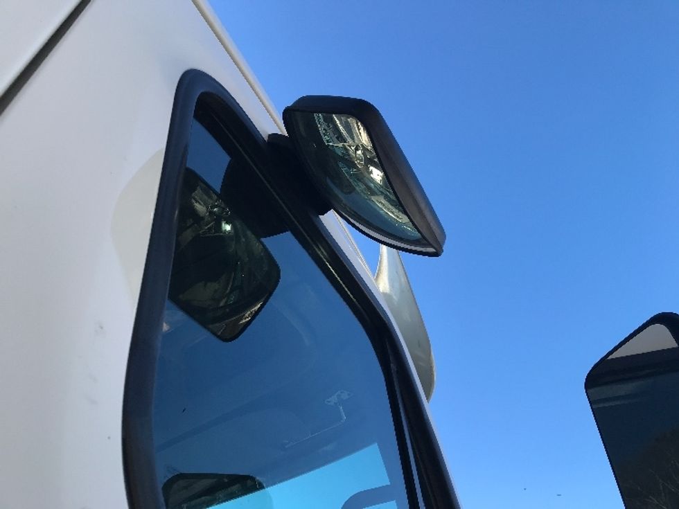 Day Cab Tractor-Heavy Duty Tractors-Freightliner-2018-Cascadia 12564ST-Auburn-MA-151,743\n\t\tmiles-$ 46,750 - Image 17