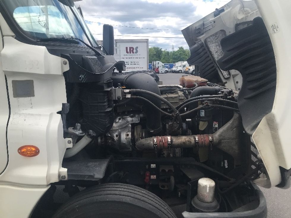 Day Cab Tractor-Heavy Duty Tractors-Freightliner-2018-Cascadia 12564ST-Baltimore-MD-589,673\n\t\tmiles-$ 30,250 - Image 15