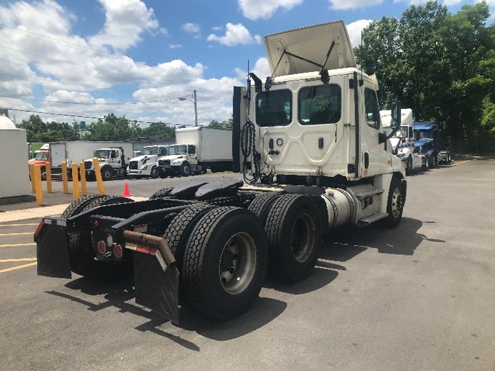 Day Cab Tractor-Heavy Duty Tractors-Freightliner-2018-Cascadia 12564ST-Baltimore-MD-589,673\n\t\tmiles-$ 30,250 - Image 7