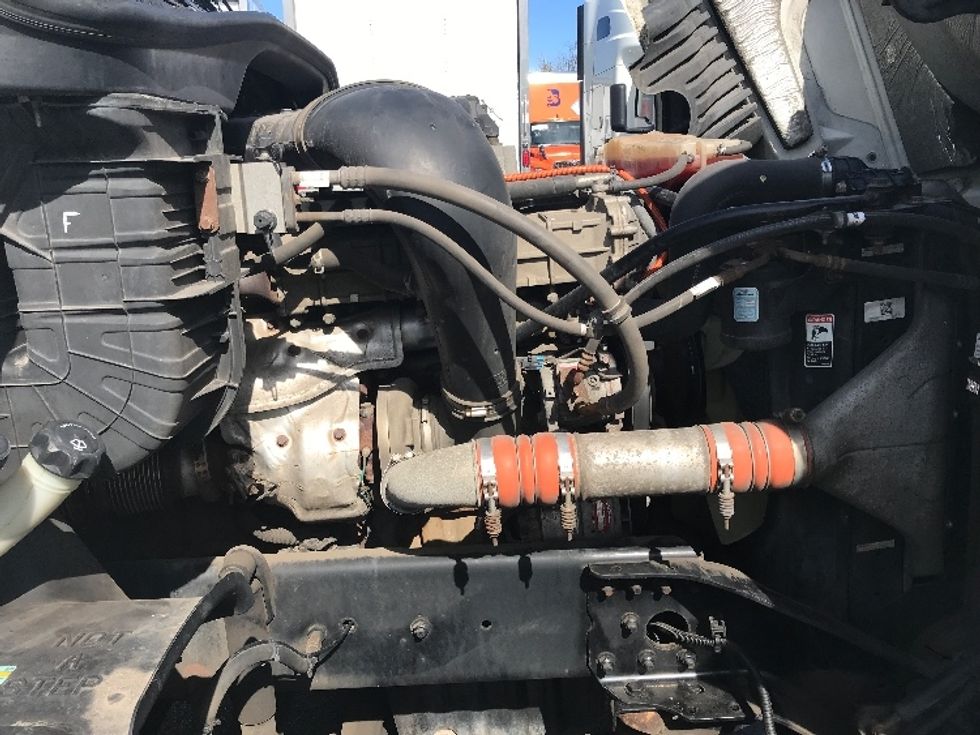 Day Cab Tractor-Heavy Duty Tractors-Freightliner-2018-Cascadia 12564ST-Bensalem-PA-398,141\n\t\tmiles-$ 34,000 - Image 15