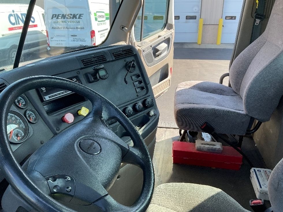 Day Cab Tractor-Heavy Duty Tractors-Freightliner-2018-Cascadia 12564ST-Bethlehem-PA-475,958\n\t\tmiles-$ 35,750 - Image 10