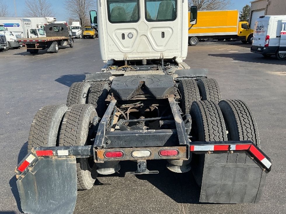 Day Cab Tractor-Heavy Duty Tractors-Freightliner-2018-Cascadia 12564ST-Bethlehem-PA-475,958\n\t\tmiles-$ 35,750 - Image 6