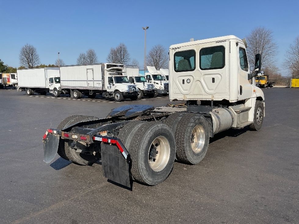 Day Cab Tractor-Heavy Duty Tractors-Freightliner-2018-Cascadia 12564ST-Bethlehem-PA-475,958\n\t\tmiles-$ 35,750 - Image 7