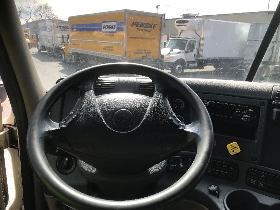 Day Cab Tractor-Heavy Duty Tractors-Freightliner-2018-Cascadia 12564ST-Braintree-MA-300,643\n\t\tmiles-$ 39,000 - Image 11