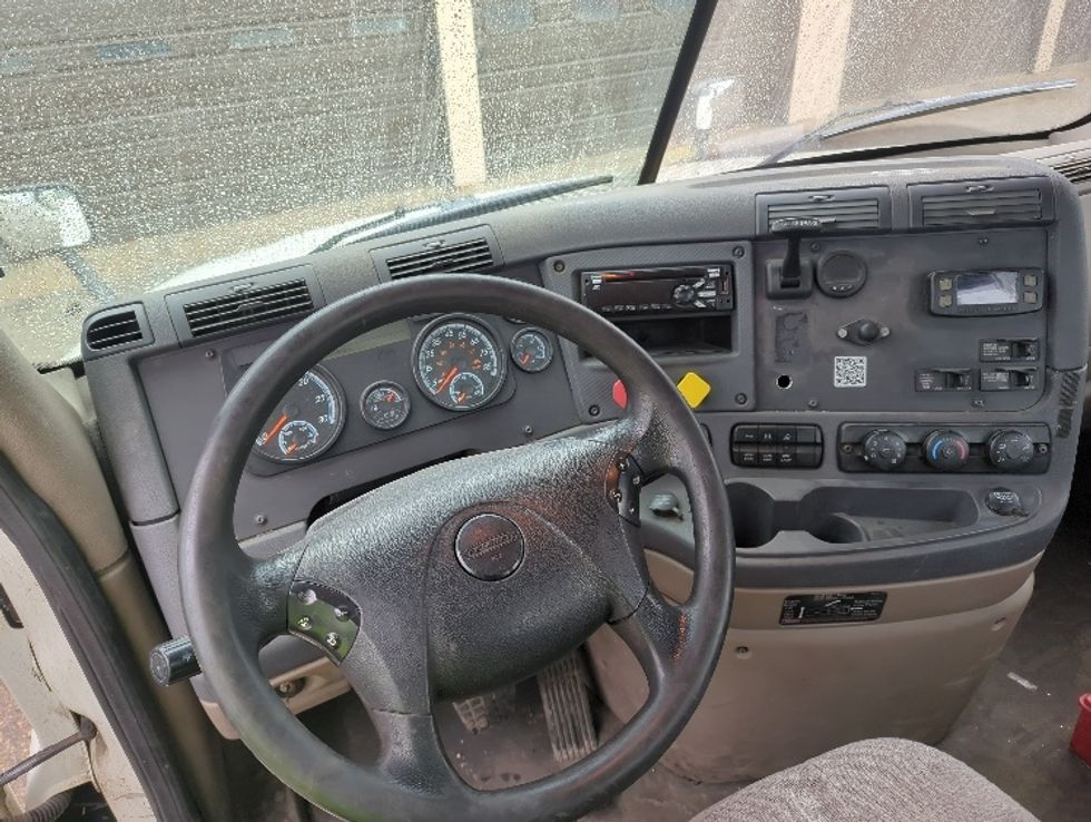 Day Cab Tractor-Heavy Duty Tractors-Freightliner-2018-Cascadia 12564ST-Byron Center-MI-272,755\n\t\tmiles-$ 49,250 - Image 11