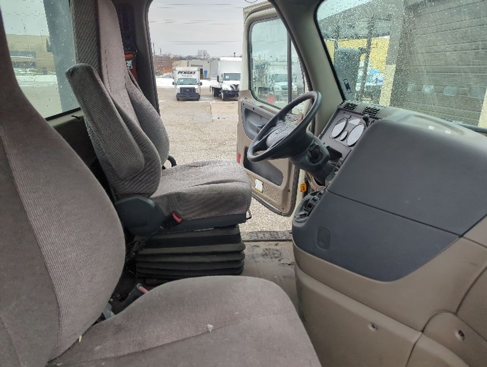 Day Cab Tractor-Heavy Duty Tractors-Freightliner-2018-Cascadia 12564ST-Byron Center-MI-272,755\n\t\tmiles-$ 49,250 - Image 14