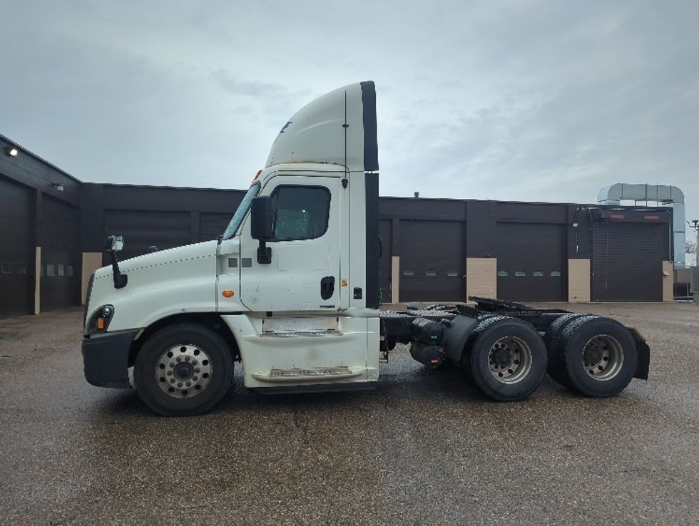 Day Cab Tractor-Heavy Duty Tractors-Freightliner-2018-Cascadia 12564ST-Byron Center-MI-272,755\n\t\tmiles-$ 49,250 - Image 4
