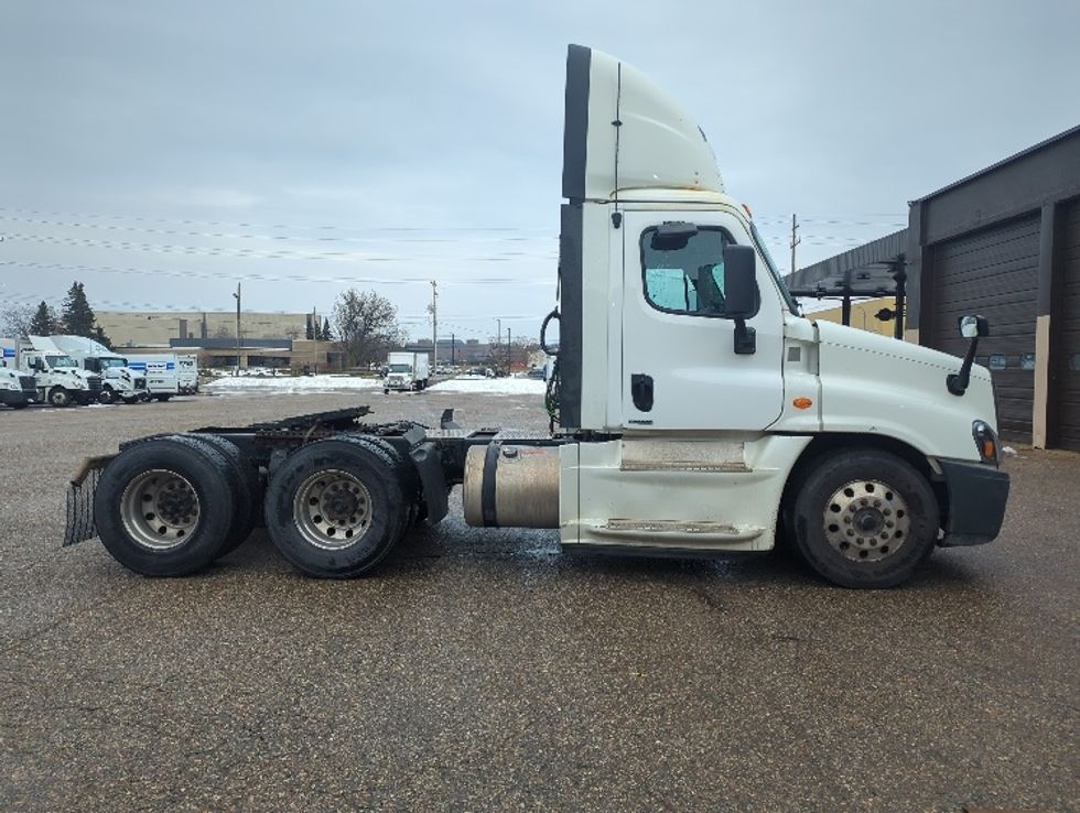 Day Cab Tractor-Heavy Duty Tractors-Freightliner-2018-Cascadia 12564ST-Byron Center-MI-272,755\n\t\tmiles-$ 49,250 - Image 8
