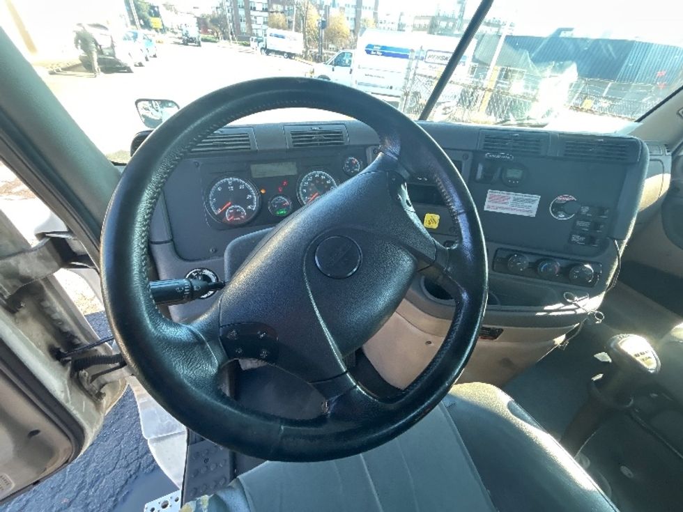 Day Cab Tractor-Heavy Duty Tractors-Freightliner-2018-Cascadia 12564ST-Capitol Heights-MD-224,808\n\t\tmiles-$ 36,250 - Image 11