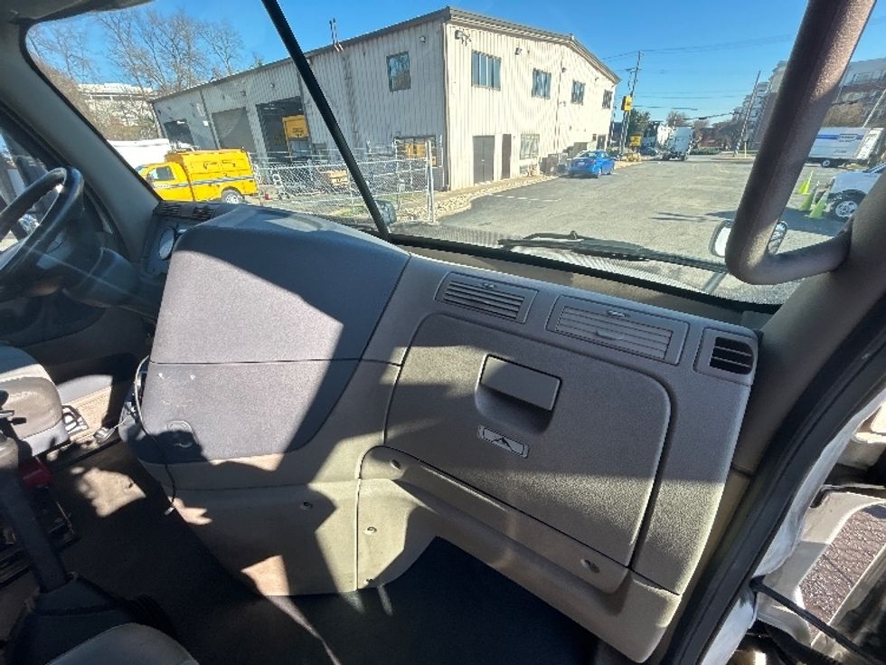Day Cab Tractor-Heavy Duty Tractors-Freightliner-2018-Cascadia 12564ST-Capitol Heights-MD-224,808\n\t\tmiles-$ 36,250 - Image 13