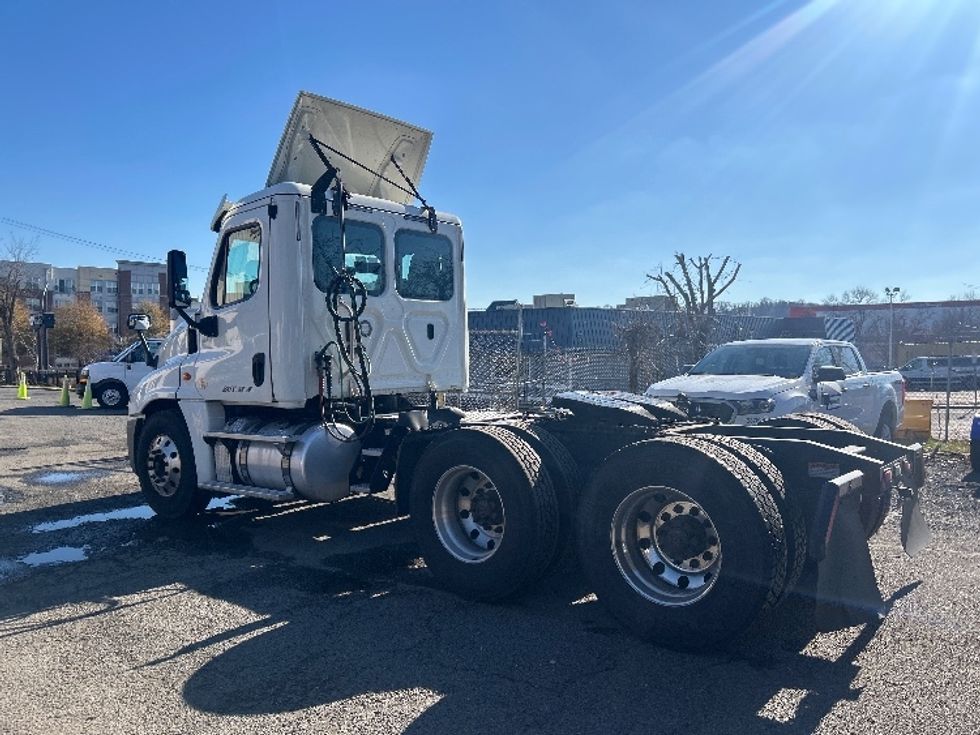 Day Cab Tractor-Heavy Duty Tractors-Freightliner-2018-Cascadia 12564ST-Capitol Heights-MD-224,808\n\t\tmiles-$ 36,250 - Image 5
