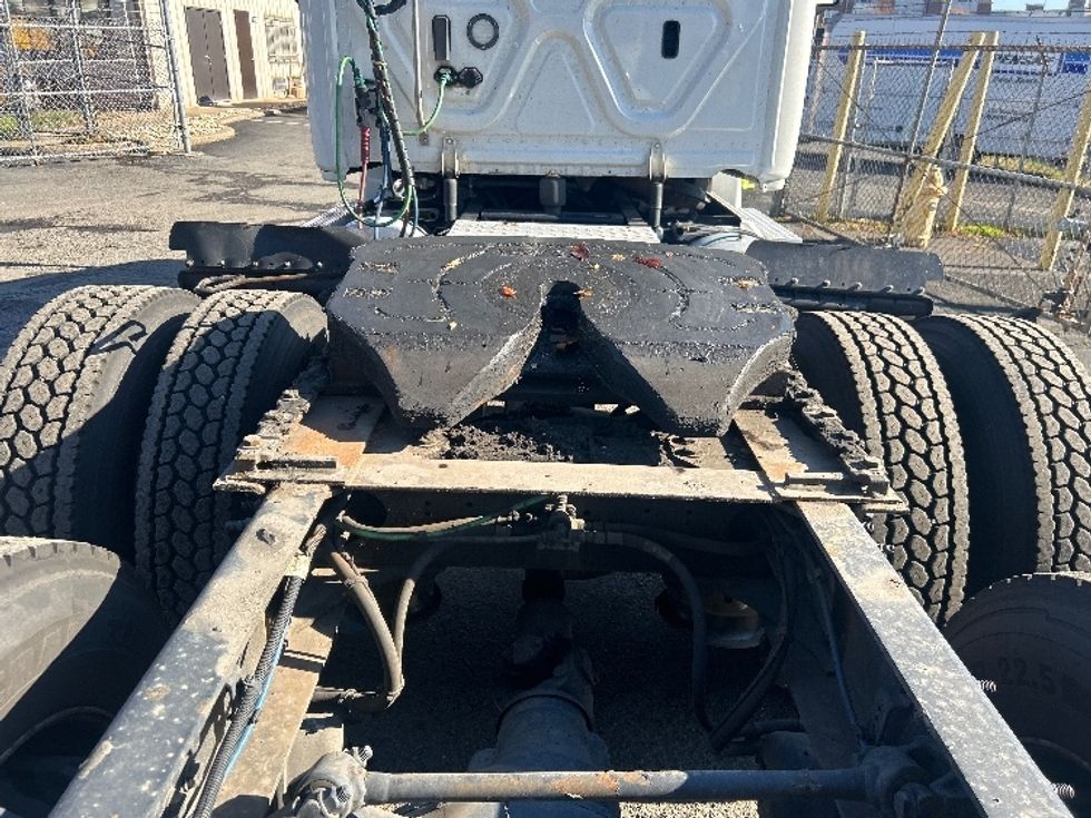 Day Cab Tractor-Heavy Duty Tractors-Freightliner-2018-Cascadia 12564ST-Capitol Heights-MD-224,808\n\t\tmiles-$ 36,250 - Image 6