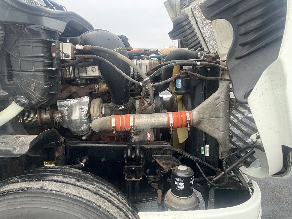 Day Cab Tractor-Heavy Duty Tractors-Freightliner-2018-Cascadia 12564ST-Chatham-ON-947,368\n\t\tkm-$ 32,500 - Image 15