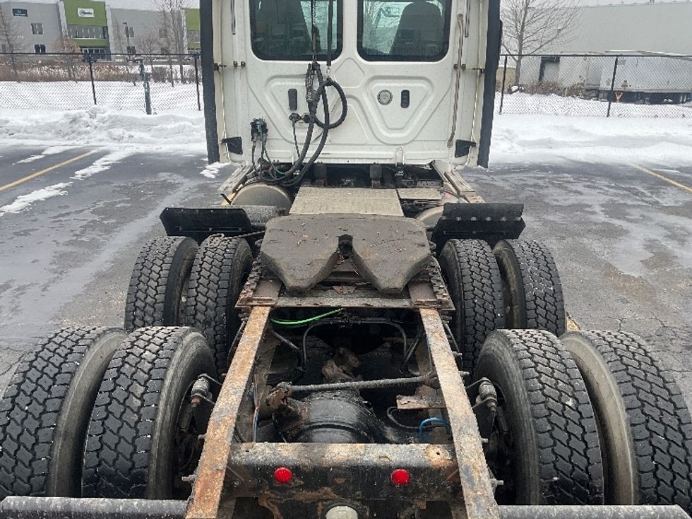 Day Cab Tractor-Heavy Duty Tractors-Freightliner-2018-Cascadia 12564ST-Chatham-ON-947,368\n\t\tkm-$ 32,500 - Image 6