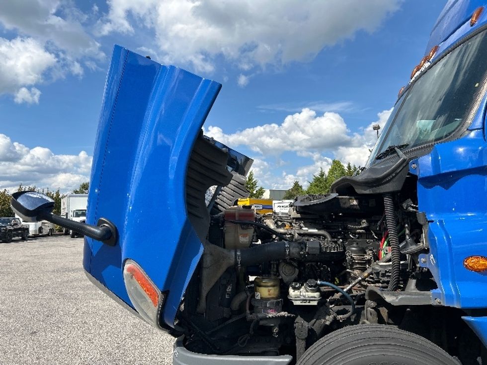 Day Cab Tractor-Heavy Duty Tractors-Freightliner-2018-Cascadia 12564ST-Chester-VA-516,659\n\t\tmiles-$ 37,750 - Image 16