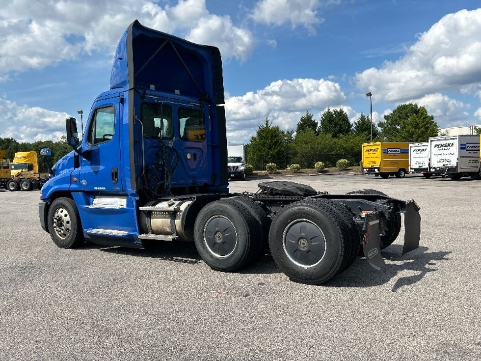 Day Cab Tractor-Heavy Duty Tractors-Freightliner-2018-Cascadia 12564ST-Chester-VA-516,659\n\t\tmiles-$ 37,750 - Image 5