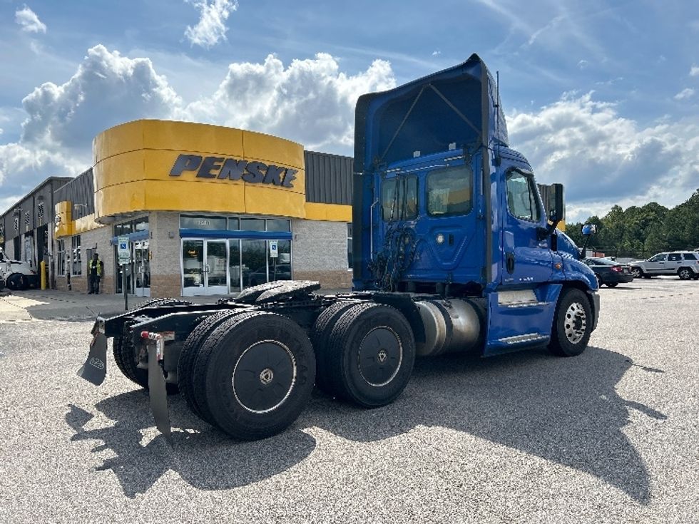Day Cab Tractor-Heavy Duty Tractors-Freightliner-2018-Cascadia 12564ST-Chester-VA-516,659\n\t\tmiles-$ 37,750 - Image 7