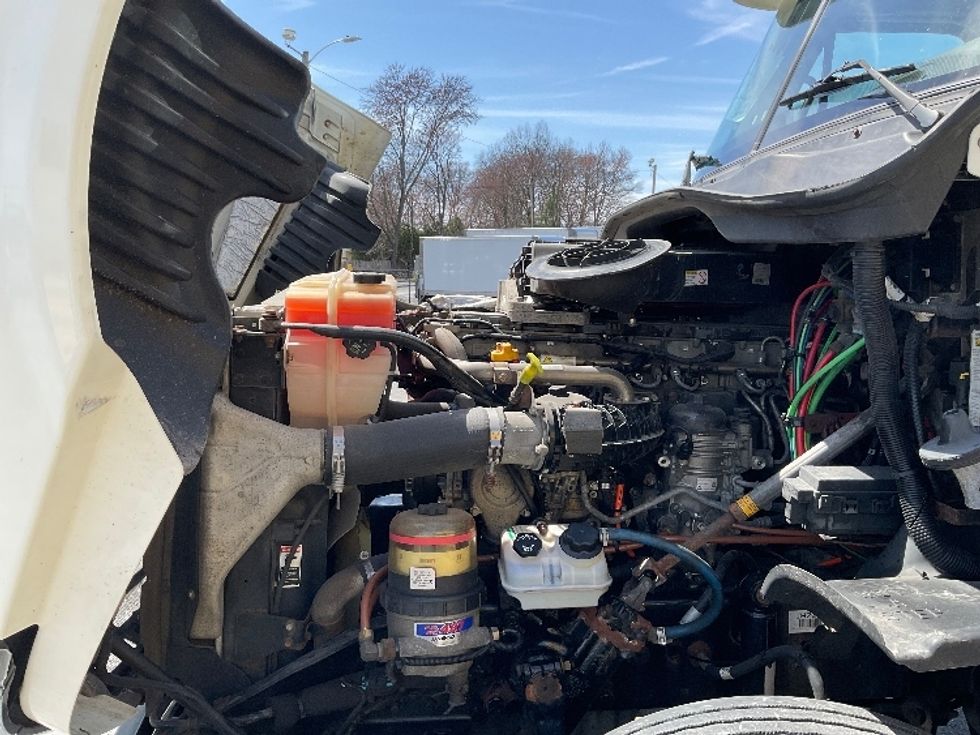 Day Cab Tractor-Heavy Duty Tractors-Freightliner-2018-Cascadia 12564ST-Chicopee-MA-515,264\n\t\tmiles-$ 30,250 - Image 16