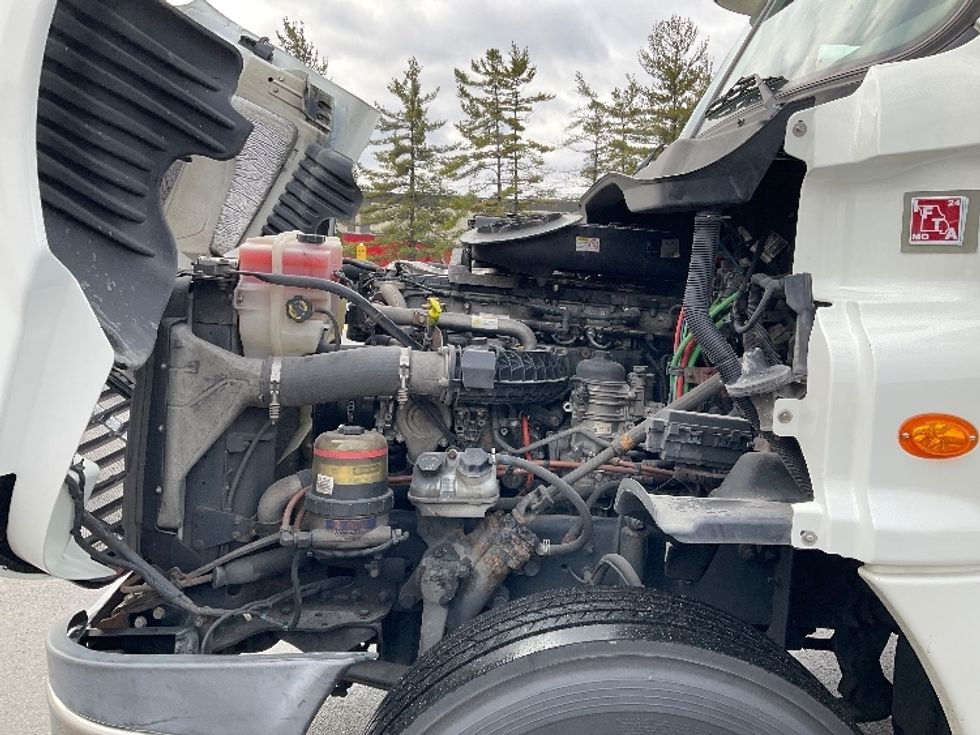 Day Cab Tractor-Heavy Duty Tractors-Freightliner-2018-Cascadia 12564ST-Cincinnati-OH-551,681\n\t\tmiles-$ 33,000 - Image 16