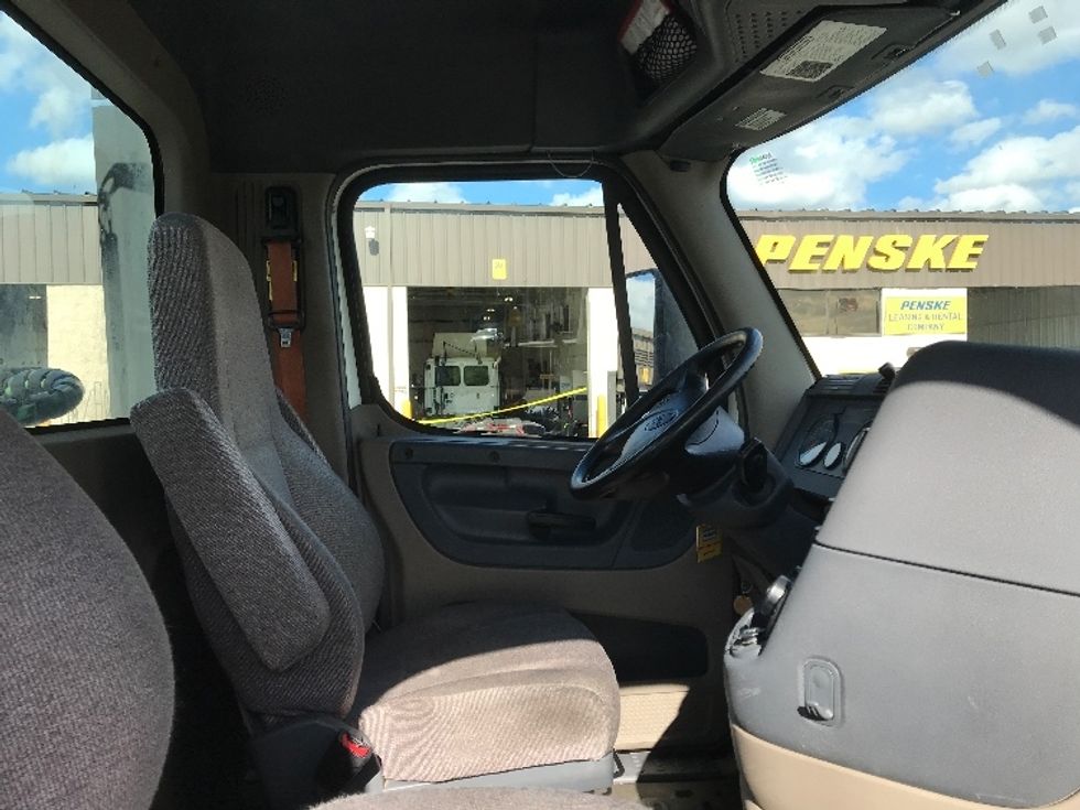 Day Cab Tractor-Heavy Duty Tractors-Freightliner-2018-Cascadia 12564ST-Cincinnati-OH-584,227\n\t\tmiles-$ 32,250 - Image 14