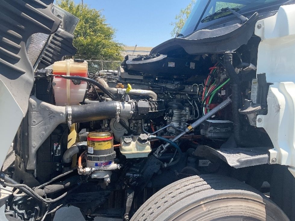 2018 Freightliner Cascadia 125" Sleeper Cab photo 16