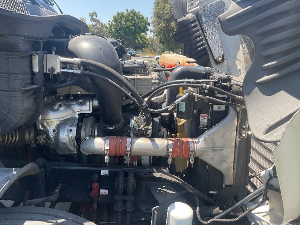 2018 Freightliner Cascadia 125" Sleeper Cab photo 15