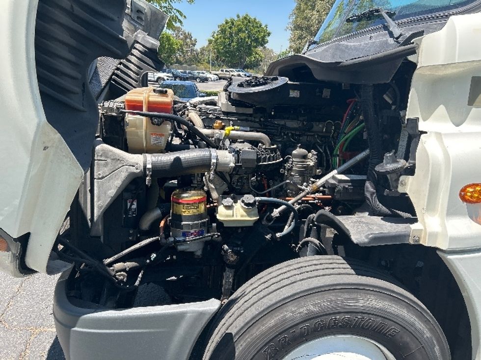 Day Cab Tractor-Heavy Duty Tractors-Freightliner-2018-Cascadia 12564ST-City Of Industry-CA-167,761\n\t\tmiles-$ 50,750 - Image 15