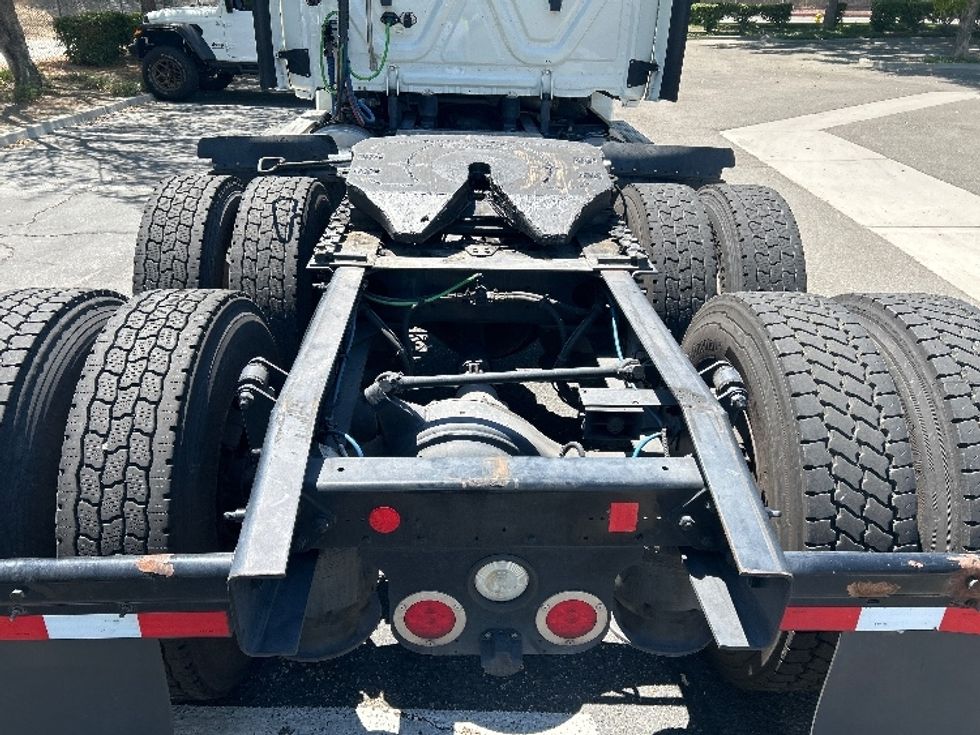Day Cab Tractor-Heavy Duty Tractors-Freightliner-2018-Cascadia 12564ST-City Of Industry-CA-167,761\n\t\tmiles-$ 50,750 - Image 6