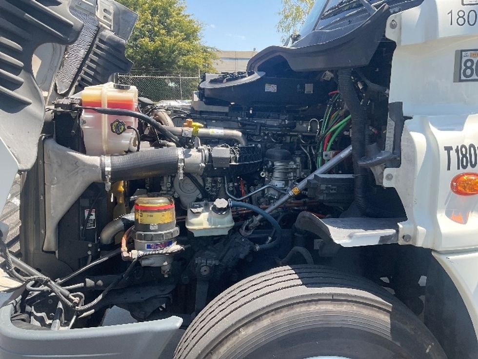 Day Cab Tractor-Heavy Duty Tractors-Freightliner-2018-Cascadia 12564ST-City Of Industry-CA-192,244\n\t\tmiles-$ 50,750 - Image 15