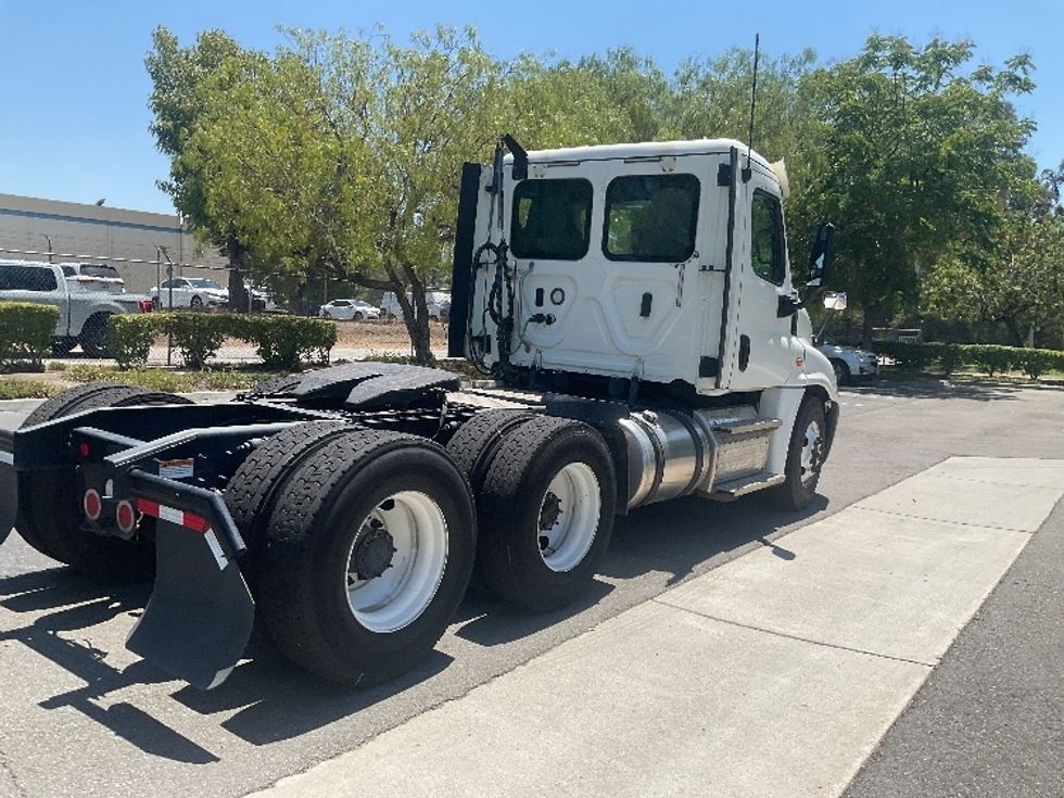 Day Cab Tractor-Heavy Duty Tractors-Freightliner-2018-Cascadia 12564ST-City Of Industry-CA-201,731\n\t\tmiles-$ 50,250 - Image 7