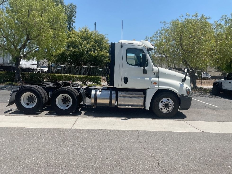 Day Cab Tractor-Heavy Duty Tractors-Freightliner-2018-Cascadia 12564ST-City Of Industry-CA-201,731\n\t\tmiles-$ 50,250 - Image 8