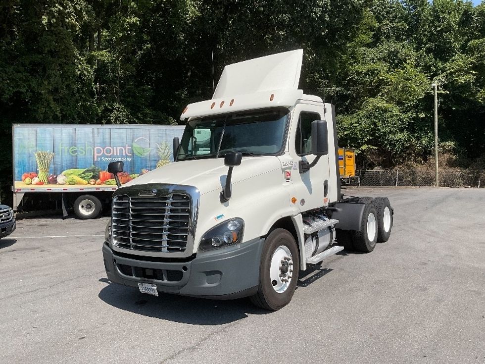 Day Cab Tractor-Heavy Duty Tractors-Freightliner-2018-Cascadia 12564ST-Cleveland-TN-535,892\n\t\tmiles-$ 36,000 - Image 3
