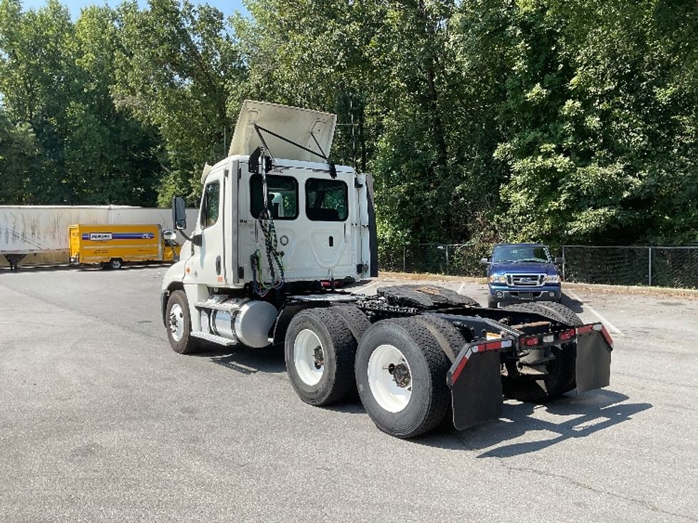 Day Cab Tractor-Heavy Duty Tractors-Freightliner-2018-Cascadia 12564ST-Cleveland-TN-535,892\n\t\tmiles-$ 36,000 - Image 5