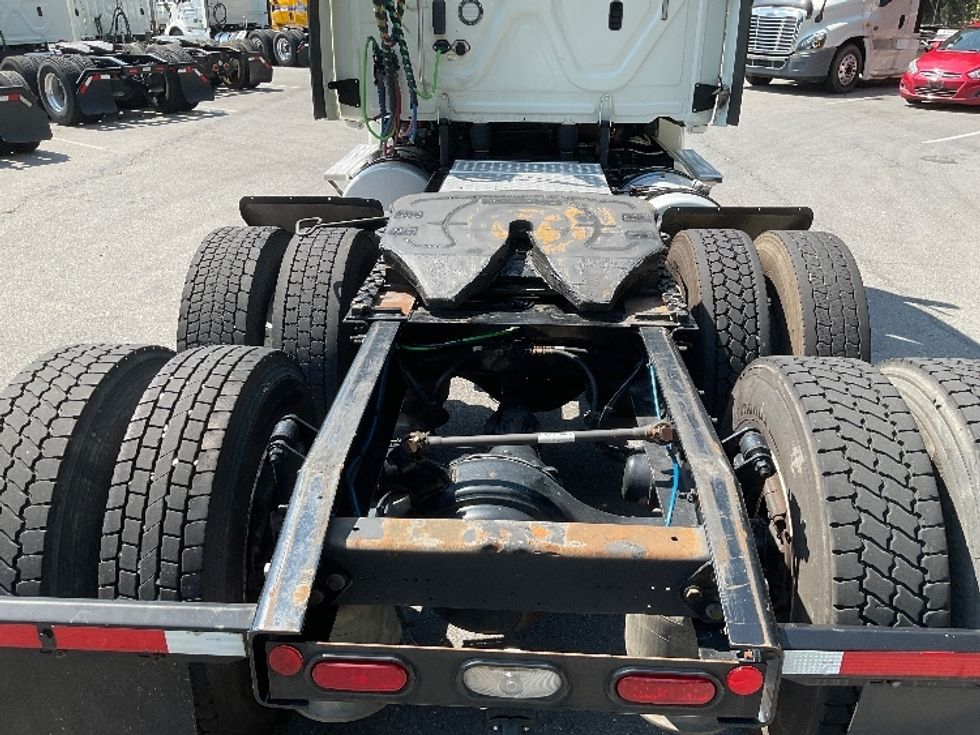 Day Cab Tractor-Heavy Duty Tractors-Freightliner-2018-Cascadia 12564ST-Cleveland-TN-535,892\n\t\tmiles-$ 36,000 - Image 6