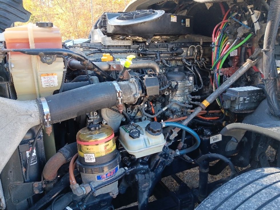 Day Cab Tractor-Heavy Duty Tractors-Freightliner-2018-Cascadia 12564ST-Cleveland-TN-556,335\n\t\tmiles-$ 34,000 - Image 16