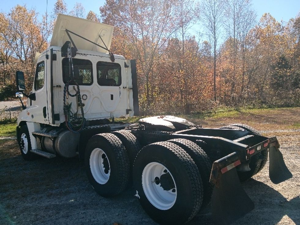 Day Cab Tractor-Heavy Duty Tractors-Freightliner-2018-Cascadia 12564ST-Cleveland-TN-556,335\n\t\tmiles-$ 34,000 - Image 5