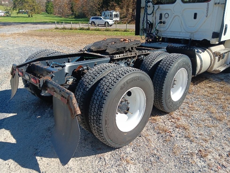 Day Cab Tractor-Heavy Duty Tractors-Freightliner-2018-Cascadia 12564ST-Cleveland-TN-556,335\n\t\tmiles-$ 34,000 - Image 7