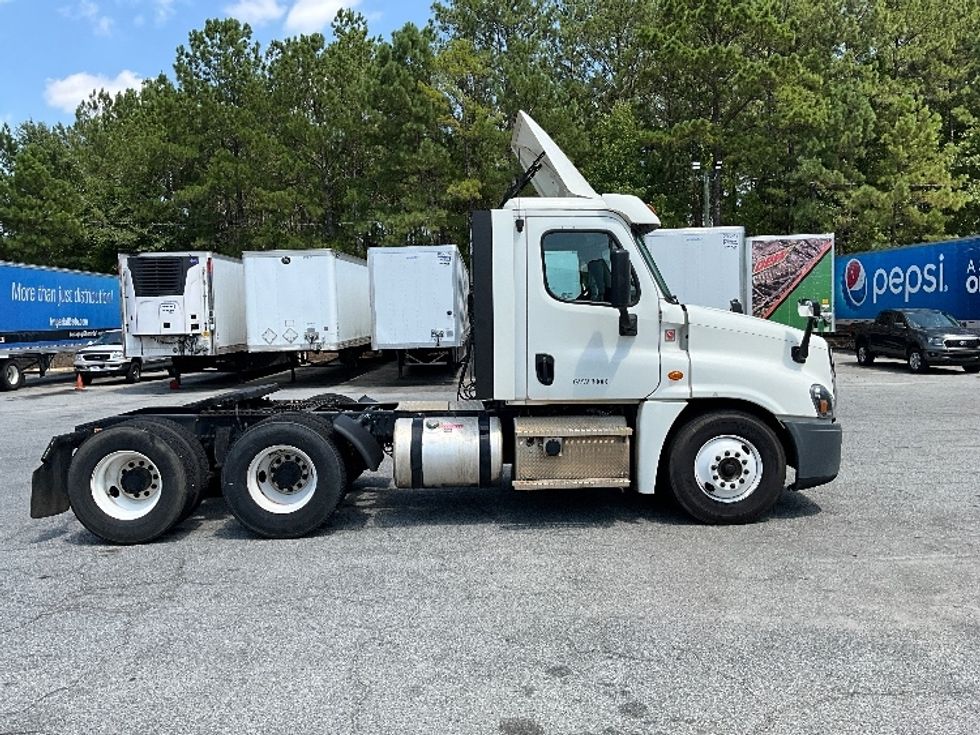 Day Cab Tractor-Heavy Duty Tractors-Freightliner-2018-Cascadia 12564ST-Columbus-GA-460,278\n\t\tmiles-$ 41,750 - Image 8