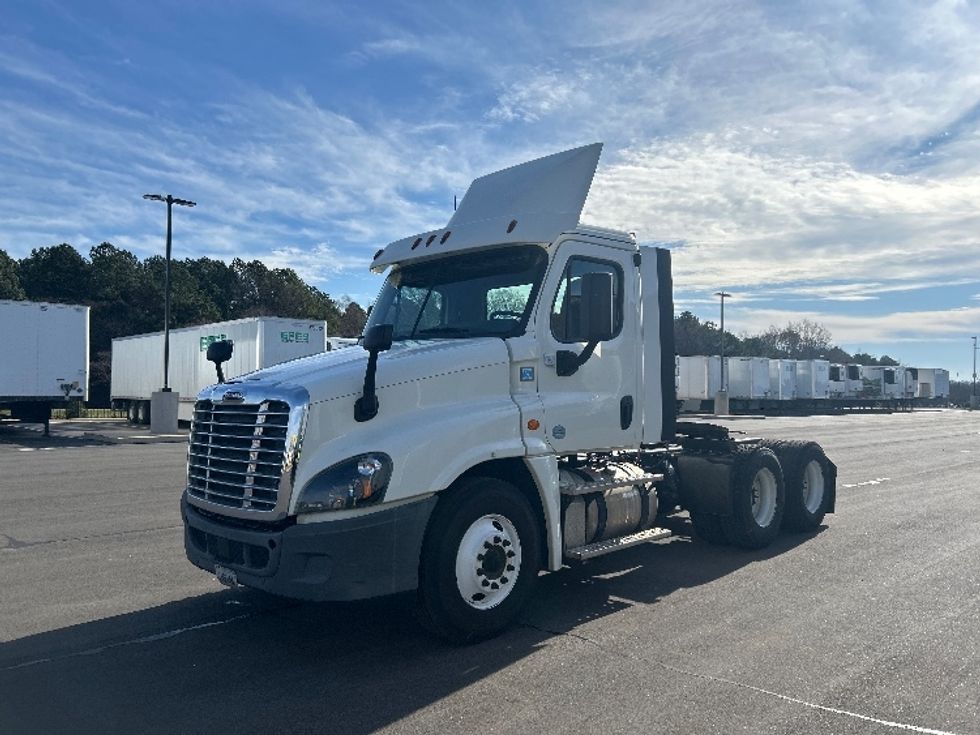 Day Cab Tractor-Heavy Duty Tractors-Freightliner-2018-Cascadia 12564ST-Concord-NC-479,461\n\t\tmiles-$ 33,250 - Image 3