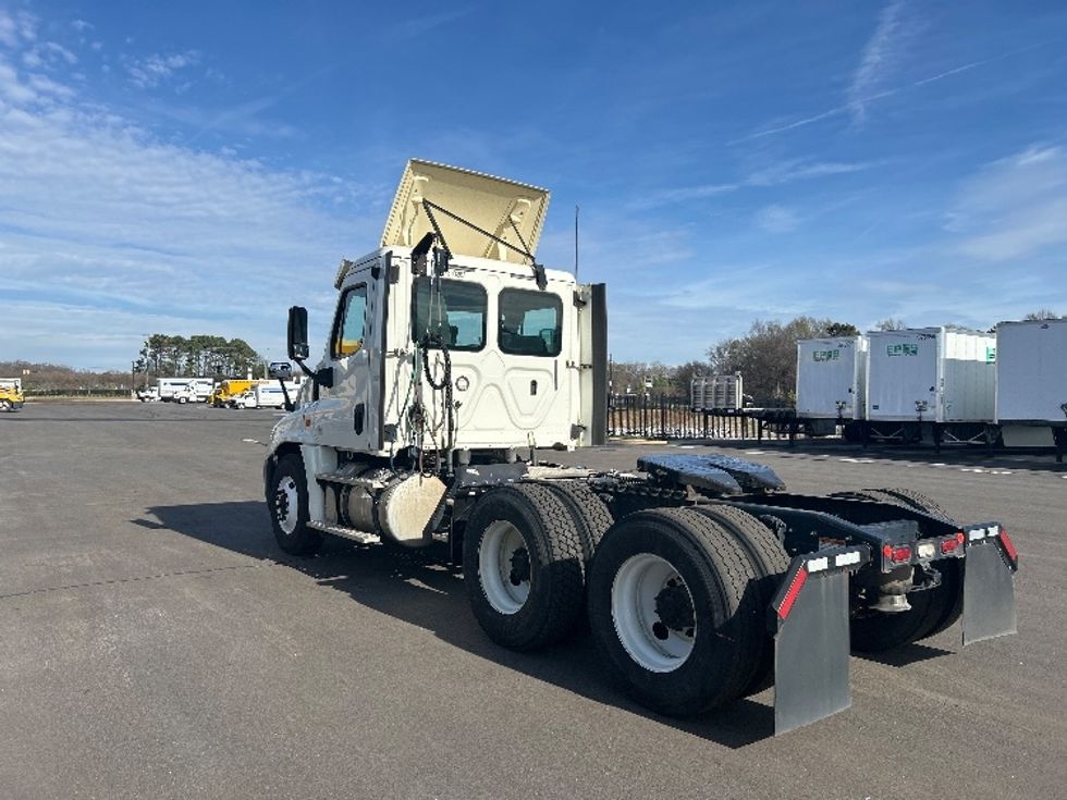 Day Cab Tractor-Heavy Duty Tractors-Freightliner-2018-Cascadia 12564ST-Concord-NC-479,461\n\t\tmiles-$ 33,250 - Image 5