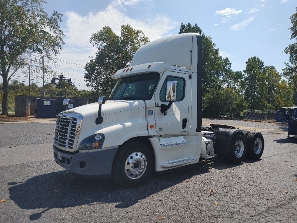 Day Cab Tractor-Heavy Duty Tractors-Freightliner-2018-Cascadia 12564ST-Concord-NC-531,700\n\t\tmiles-$ 31,500 - Image 3