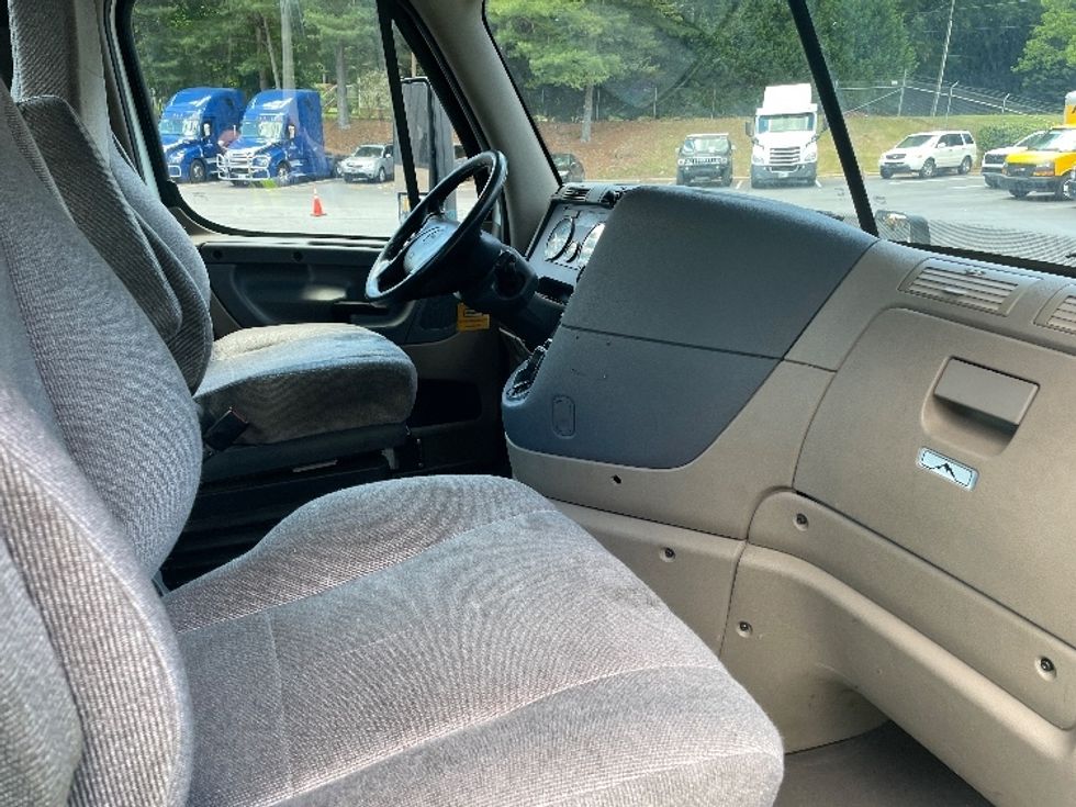 Day Cab Tractor-Heavy Duty Tractors-Freightliner-2018-Cascadia 12564ST-Conover-NC-692,339\n\t\tmiles-$ 22,250 - Image 14