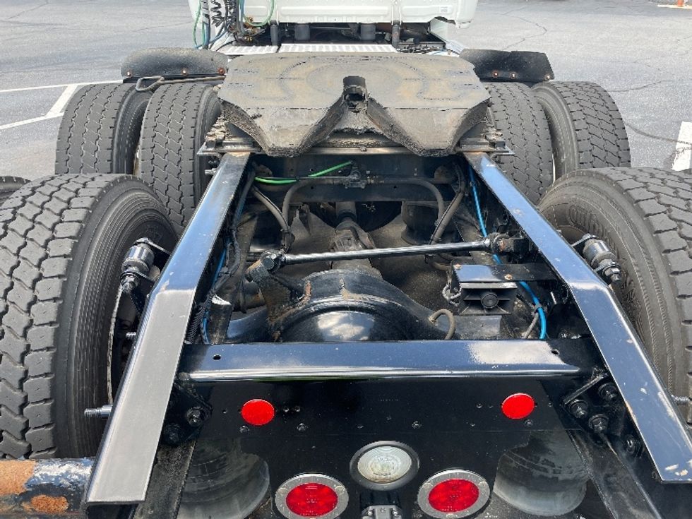 Day Cab Tractor-Heavy Duty Tractors-Freightliner-2018-Cascadia 12564ST-Conover-NC-692,339\n\t\tmiles-$ 22,250 - Image 6