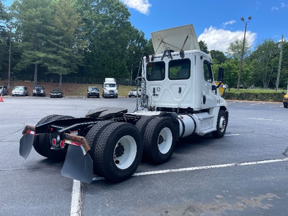 Day Cab Tractor-Heavy Duty Tractors-Freightliner-2018-Cascadia 12564ST-Conover-NC-692,339\n\t\tmiles-$ 22,250 - Image 7
